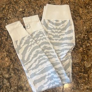 Bombshell tiger leggings